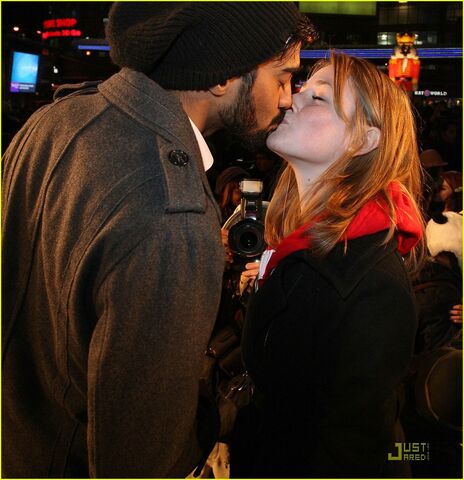 File:Charlotte-raymond-big-kiss-03.jpg