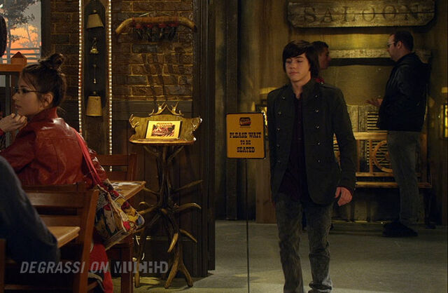 File:Degrassi-lookbook-1115-eli.jpg