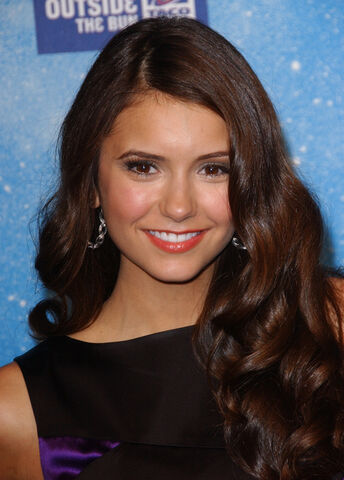 File:Nina Dobrev ALO-093187.jpg