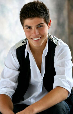 File:LukeBilyk.jpg