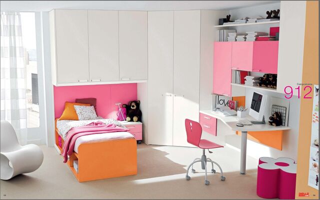 File:Pink-and-orange-room.jpg