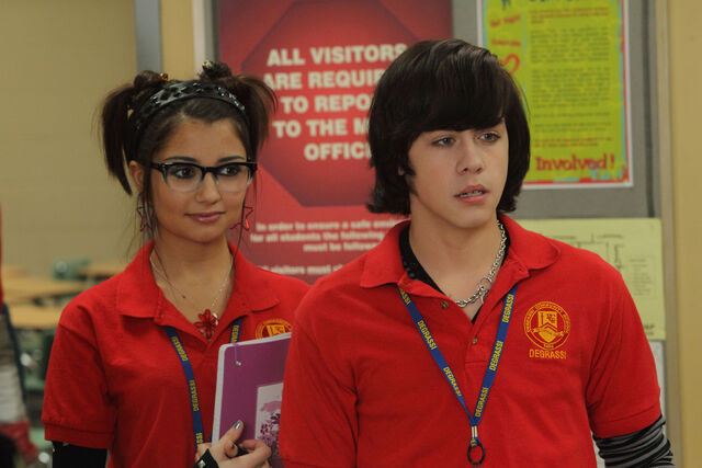File:Imogen and eli.jpg