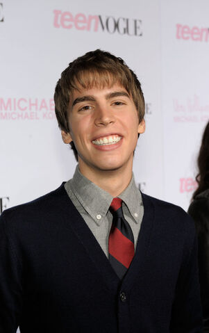 File:8th+Annual+Teen+Vogue+Young+Hollywood+Party+l-jHFNIDD1nl.jpg