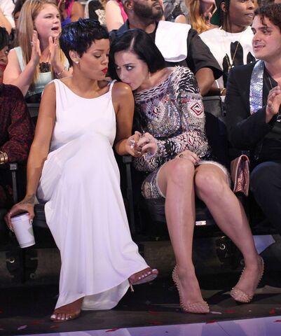 File:Rihanna Katy Perry-1312755.jpg