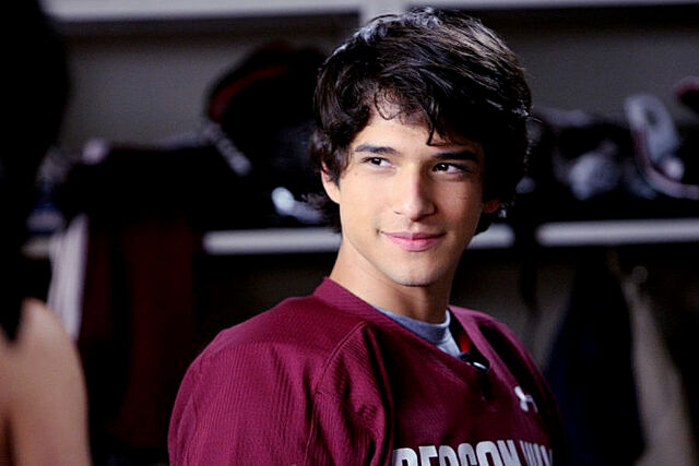 File:Tyler-Posey-as-Scott-McCall-in-Teen-Wolf-2.jpg