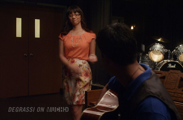 File:Degrassi-lookbook-1124-msoh.jpg
