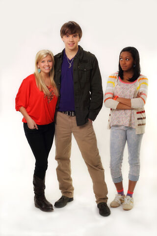 File:Jenna-K-C-and-Marisol-jenna-middleton-23239872-467-700.jpg