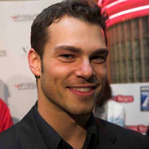 File:201 Shawn Roberts picture.jpg
