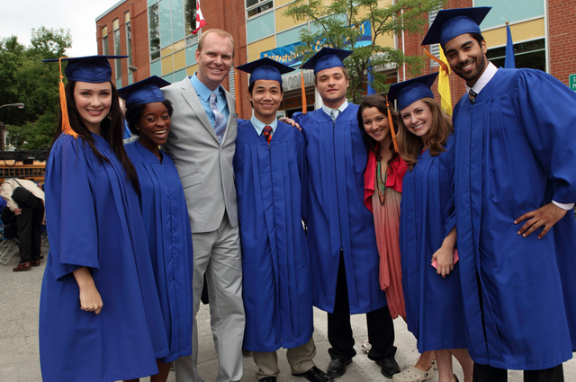 File:Seniors Graduation.png
