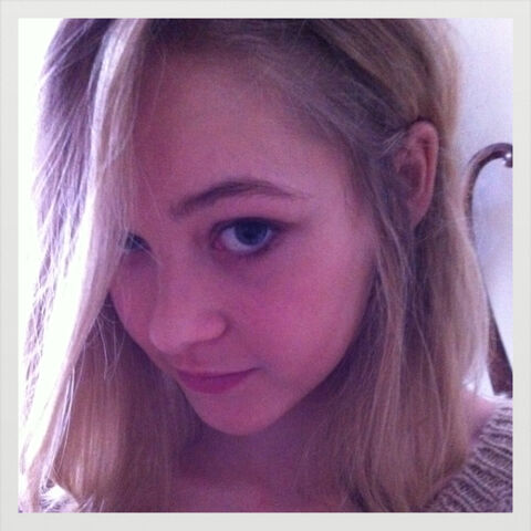 File:Oliviaa.jpg
