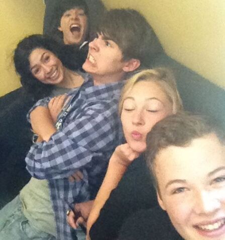 File:Ricardo,Alex,Olivia,Dylan and Lyle.jpg