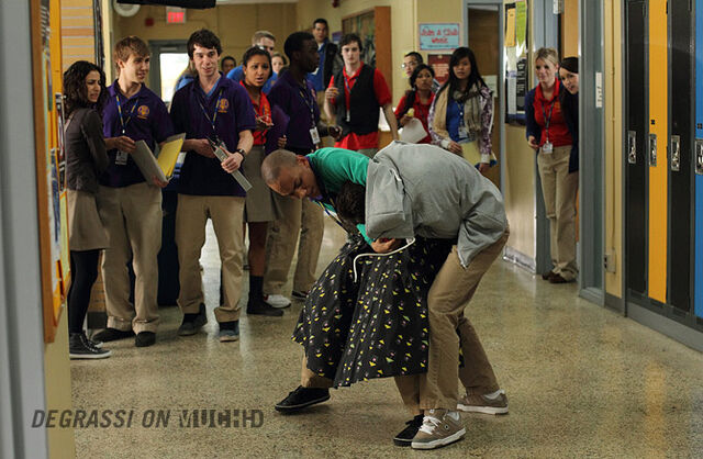 File:Degrassi-episode-1107-01.jpg