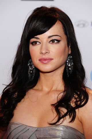 File:Ashley Rickards MTV Europe Music Awards 2011 E9Y59fSUxyl.jpg