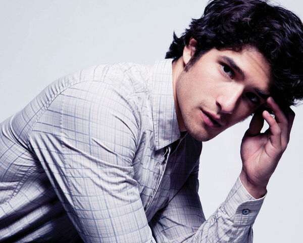 File:Tyler-Posey-tyler-posey-31020665-1280-1024.jpg