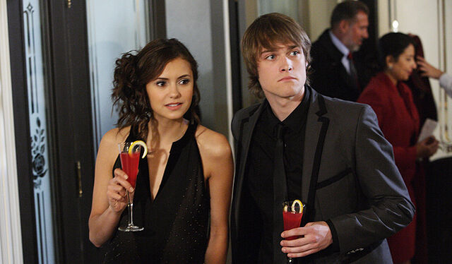 File:Degrassi-Season-9-degrassi-8530493-650-380.jpg