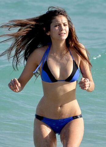 File:Nina Dobrev Bikini (3).jpg