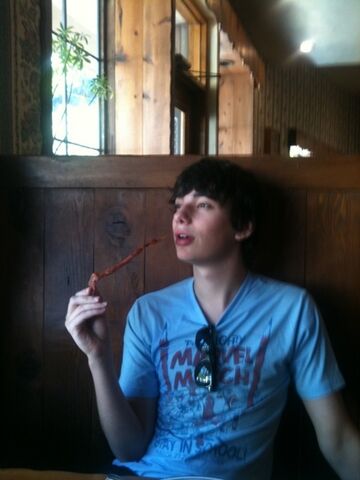 File:Devon-Bostick-devon-bostick-20571010-480-640.jpg