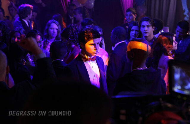 File:Degrassi-episode-1129-02.jpg