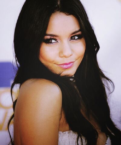 File:9-Vanessa-Hudgens-Hairstyles-2013-Photos.jpg