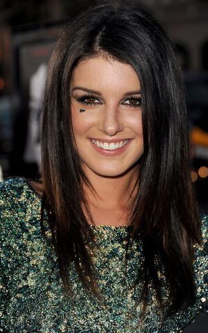 File:Shenae-grimes-scream-4-black-skirt-0.jpg