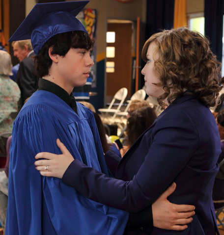 File:EclareGraduation.png