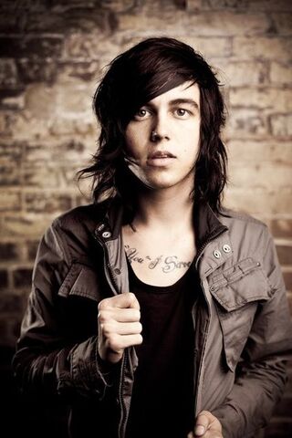 File:Kellin-Quinn-sleeping-with-sirens-33097663-427-640.jpg