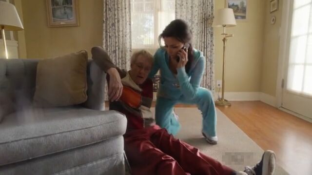 File:8x15 - Karen collapses.jpg