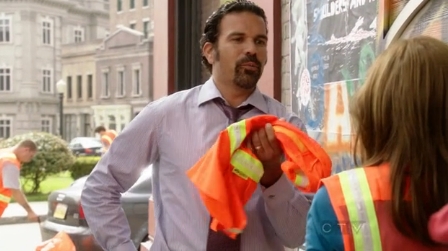 File:8x03 - Carlos helps out.jpg