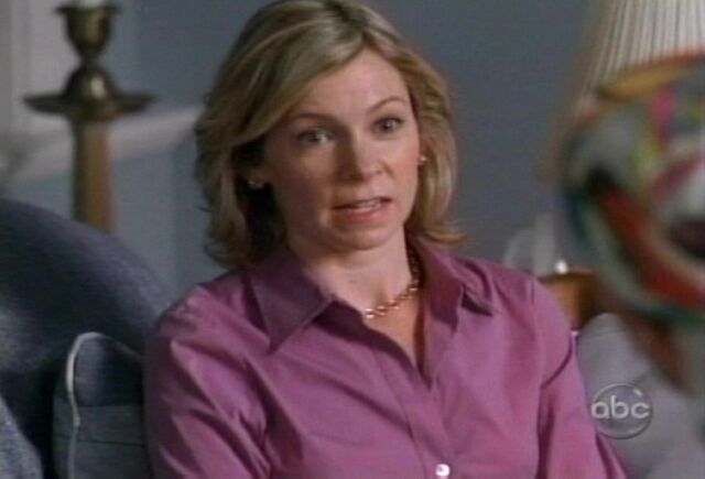 File:Lynette Lucy.jpg