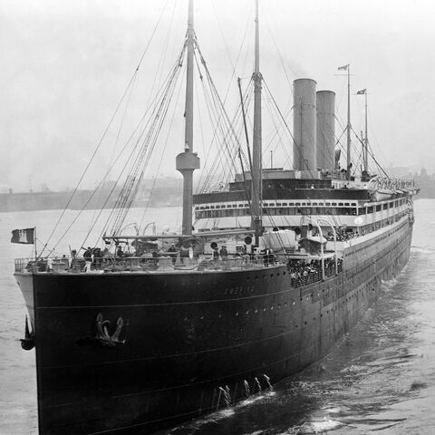 File:SS Amerika.jpg