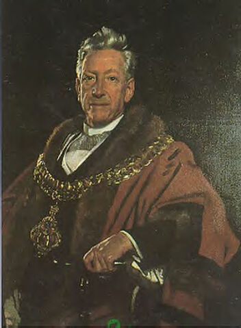 File:Revie.jpg