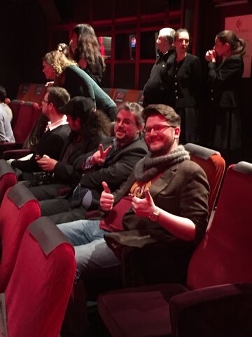 Datei:Wikianer in Paris Daredevil Screening 2.jpg