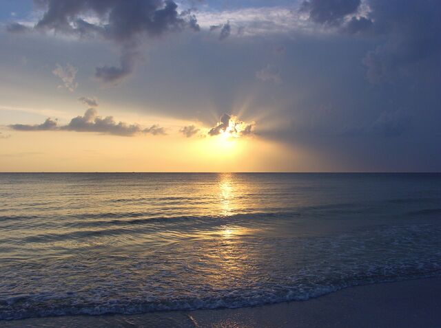 Datei:North Beach at Fort De Soto Park.jpg