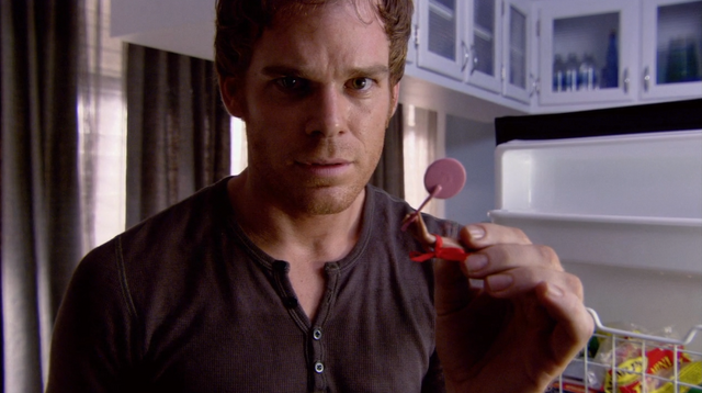 File:DexterFaceS1Pic1.png