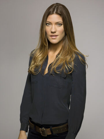 File:Dexter-jennifer-carpenter-1.jpg