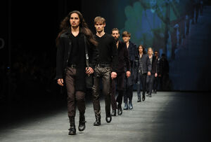FW12-Milan-Mens-Black-Gold-catwalk-00