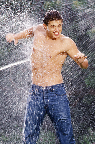 File:Ackles 1370398712.png
