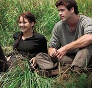 The-Hunger-Games-Katniss-and-Gale-300x288.jpg