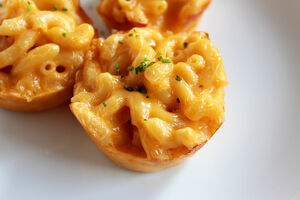Mac-and-Cheese-Cup-Close-Up