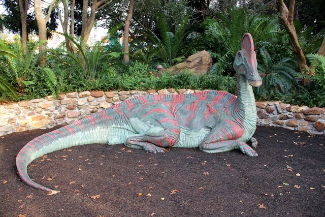 File:Corythosaurus at cretaceous trail.jpg