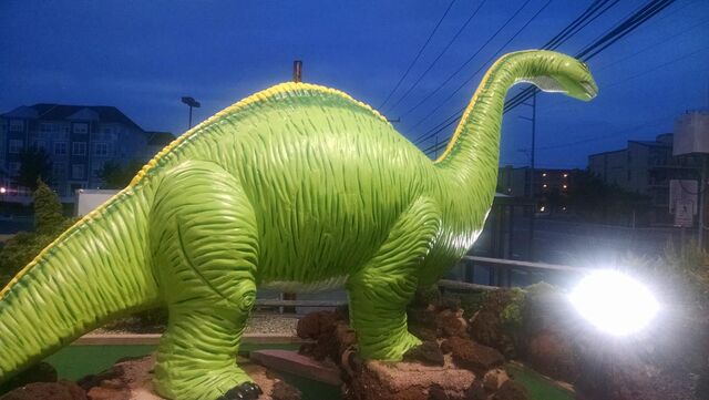 File:Old pro golf apatosaurus.jpg