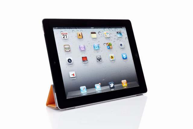 File:Ay97210162apple-ipad-2-with.jpg
