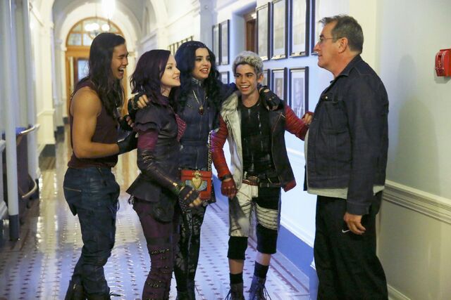 File:Set of Descendants 3.jpg