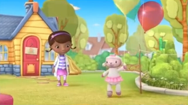 File:Lambie with a balloon.jpg