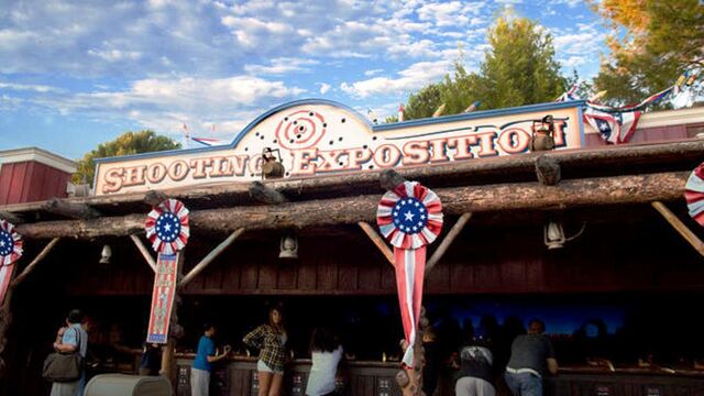File:Frontierland Shootin' Exposition.jpg