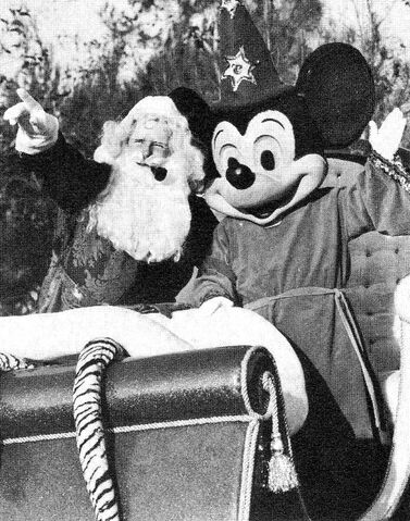 File:MickeyAndSanta.jpg