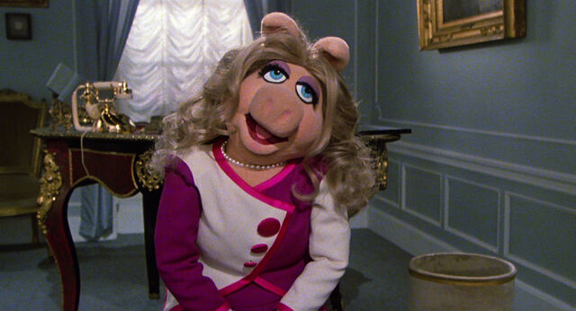 File:PiggyHoliday.jpg