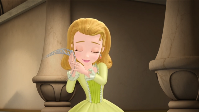 File:Amber hugging her tiara.png