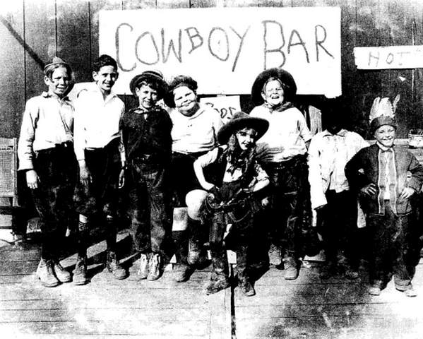 File:Alice comedies wild west show 1924-2.png
