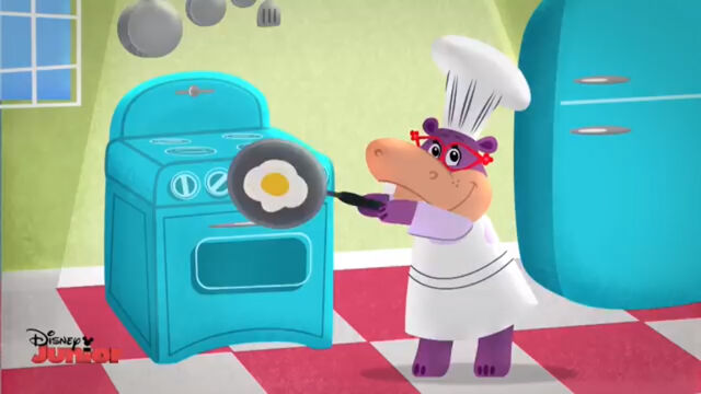 File:Animated hallie making a fried egg.jpg